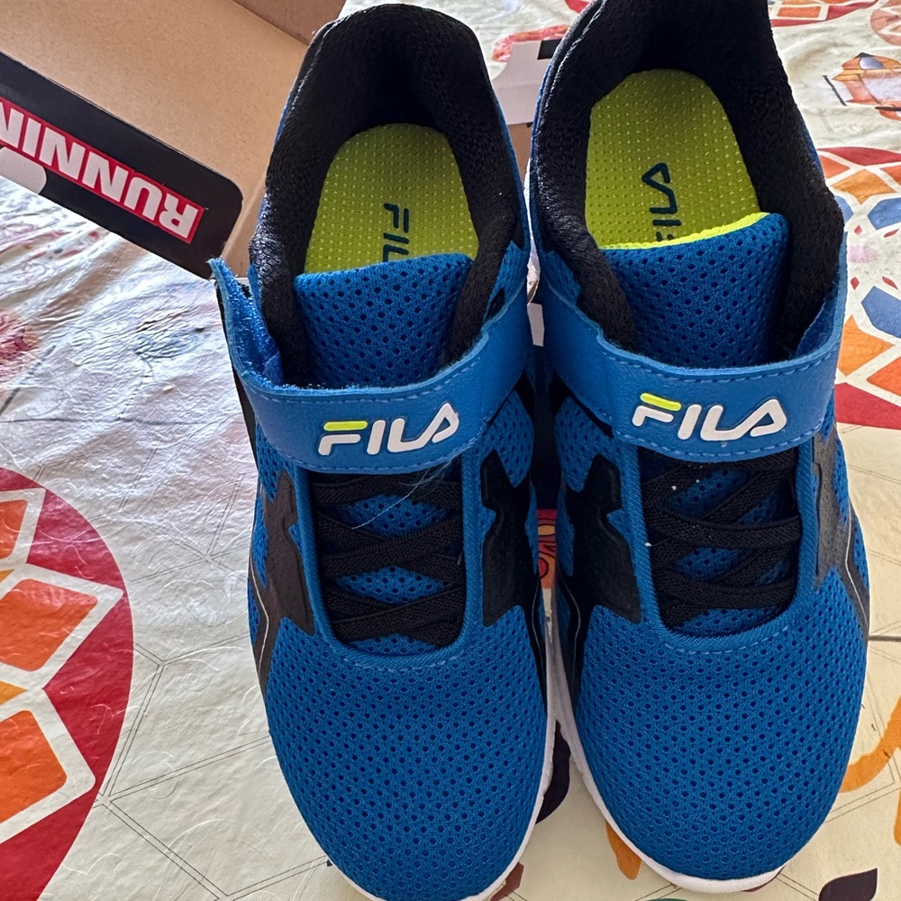 Kids Fila shoes